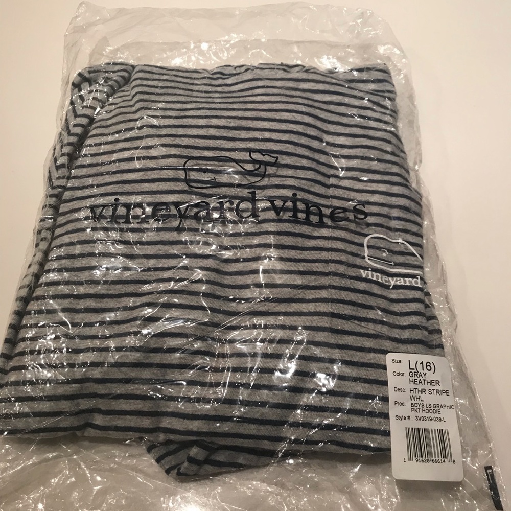 Vineyard Vines pullover hoodie